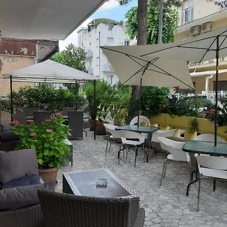 In Guest - New Cirene Triple Comfort With Full Gasthuis Rimini