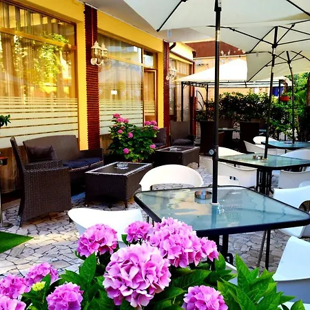 In Guest - New Cirene Triple Comfort With Full Rimini