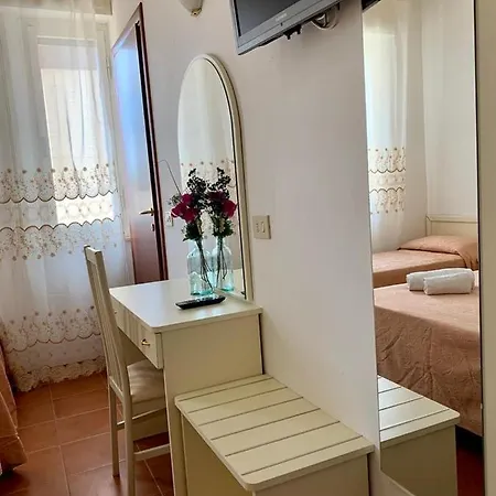 In Guest - New Cirene Triple Comfort With Full Maison d'hôtes *